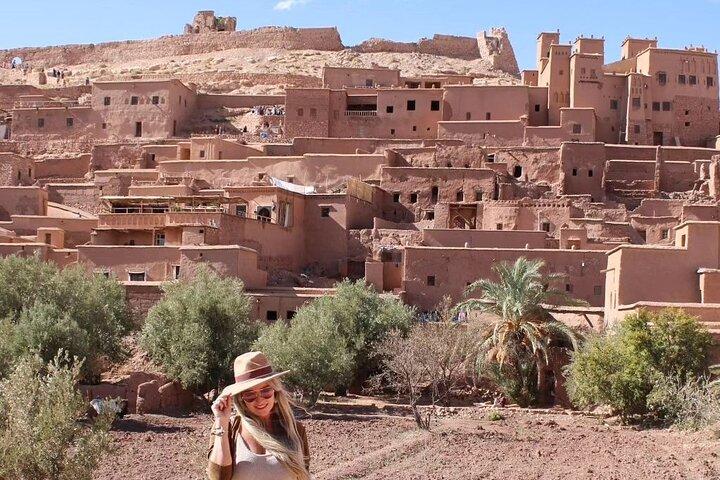 マラケシュからアイト・ベン・ハッドゥとワアルザテへの日帰り旅行