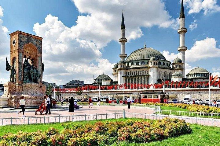 Istanbul by Night: Taksim to Galata Tower Walking Tour