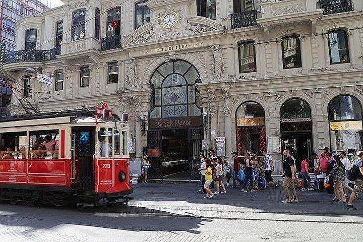 Istanbul by Night: Taksim to Galata Tower Walking Tour