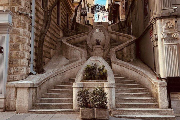 Istanbul by Night: Taksim to Galata Tower Walking Tour