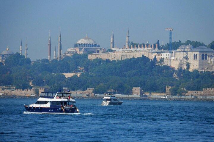 Istanbul Afternoon Bosphorus Cruise with Asian Side Stop
