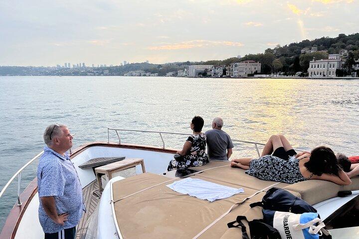 Istanbul Afternoon Bosphorus Cruise with Asian Side Stop
