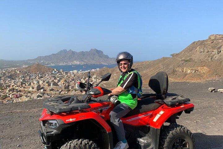 Excursão de 4 horas na ilha de São Vicente com vistas costeiras