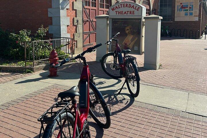 Edmonton City Highlights 3 ore Bike Tour, E-Bike Upgrade Avail.