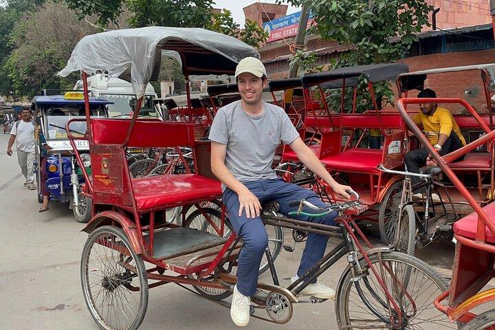 Visite privée de l'Ancien et du Nouveau Delhi avec balade en rickshaw, déjeuner et billets