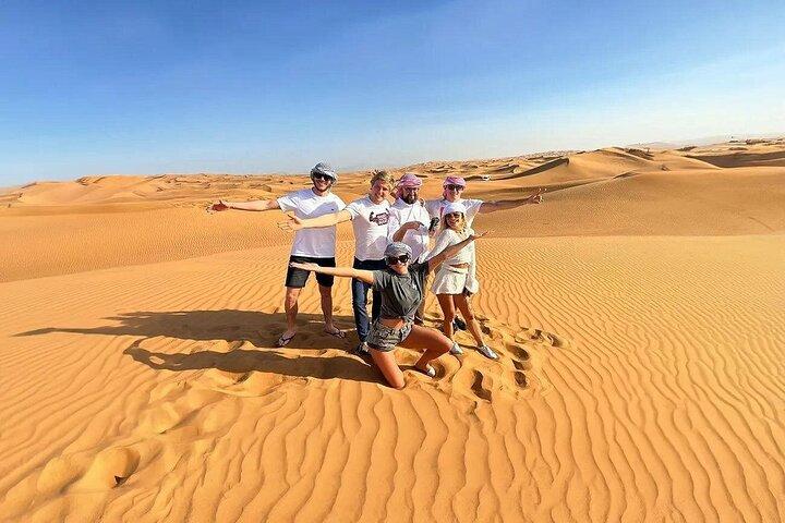 Safari dans le désert en soirée à Dubaï | Dune Bashing, barbecue et balade à dos de chameau