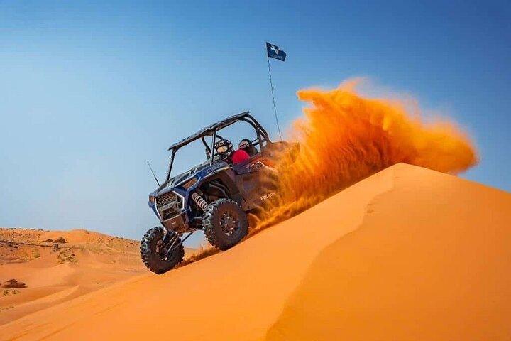 Safari dans le désert en soirée à Dubaï | Dune Bashing, barbecue et balade à dos de chameau
