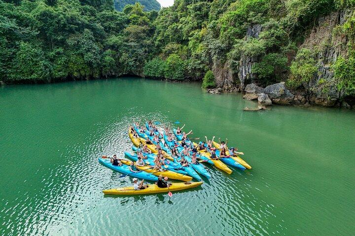 Fra Hanoi: Vibrant 2 - Day Oasis Bay Party Cruise i Halong Bay