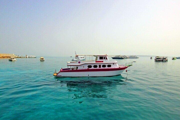 Paseo en barco de vidrio 1 hora con transporte – Sharm El Sheikh