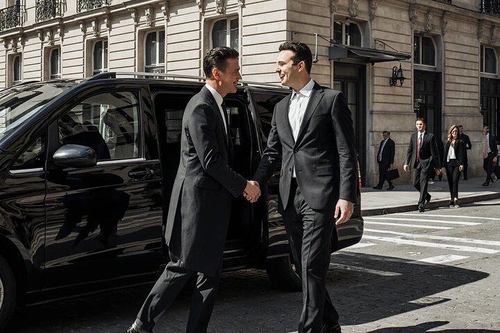 Private Transfer from Airport to Paris