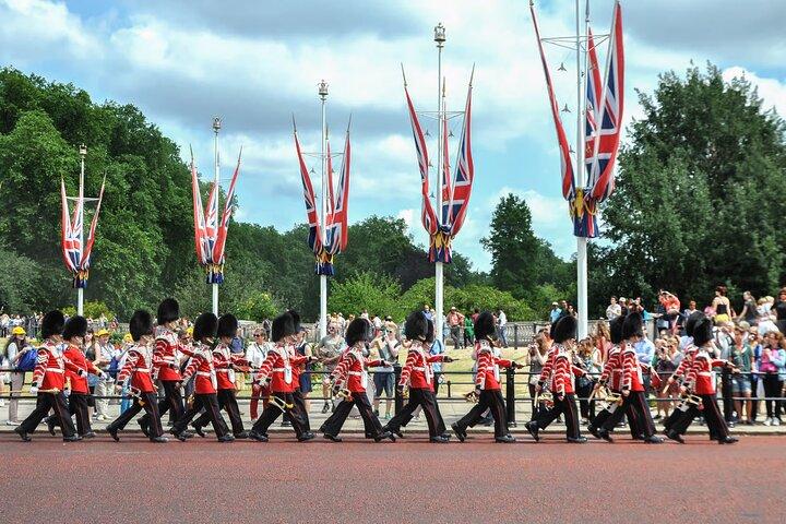 Changing of Guards & Royal Heritage London Walking Tour