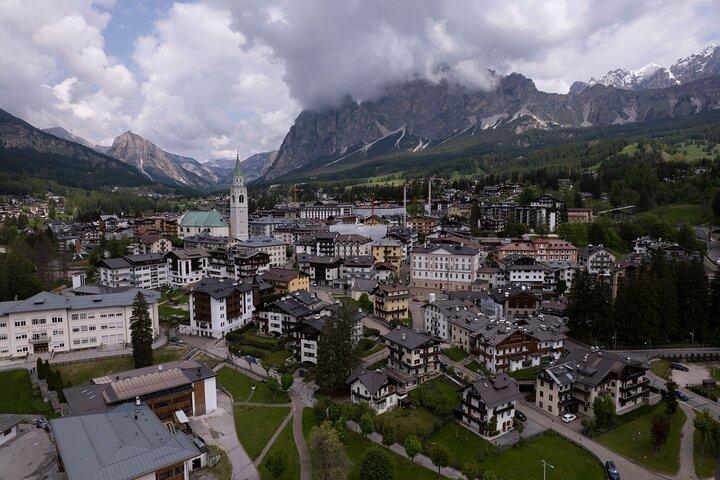 ヴェネツィアのプライベート日帰り旅行ドロミーティとコルティナダンペッツォ