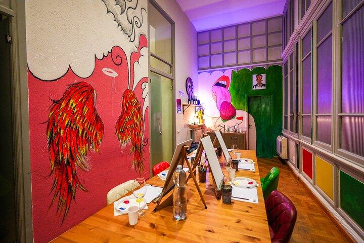 Rome: Paint & Sip Experience in Piazza Navona