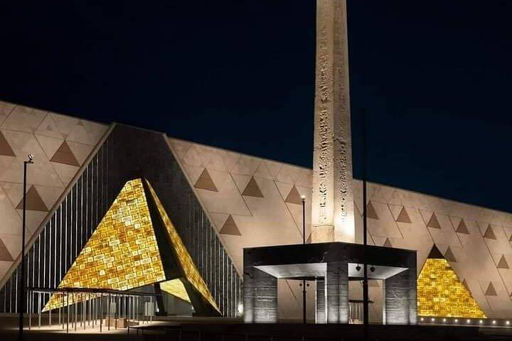Tour privato di un giorno alle Piramidi di Giza e al Grand Egyptian Museum