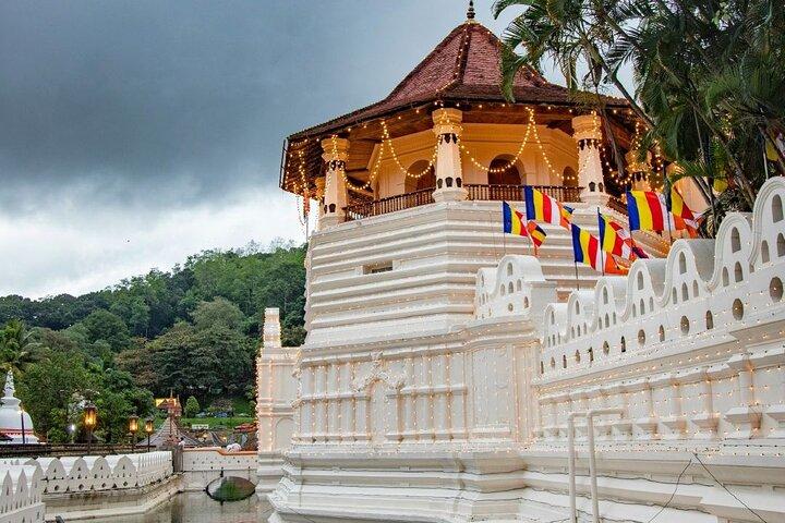 Explorez Kandy Day Tour