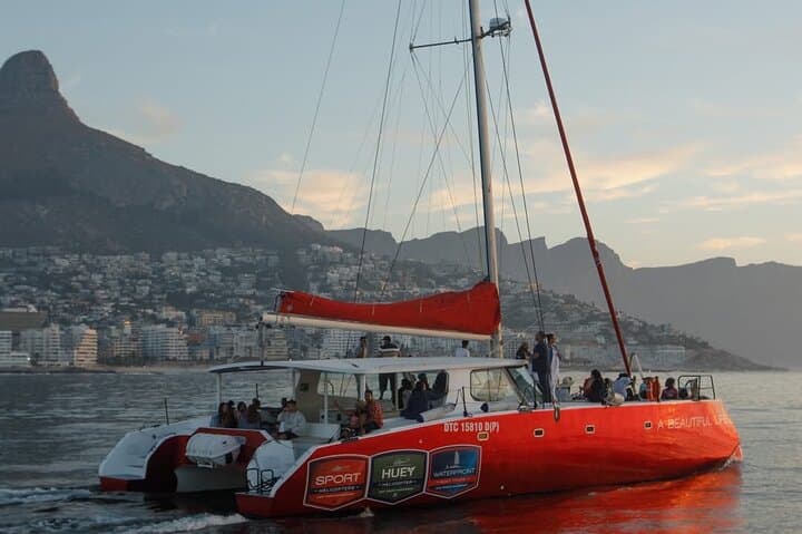 Cape Town Sunset Boat Cruises with Champagne (Hotel pickup incl.)