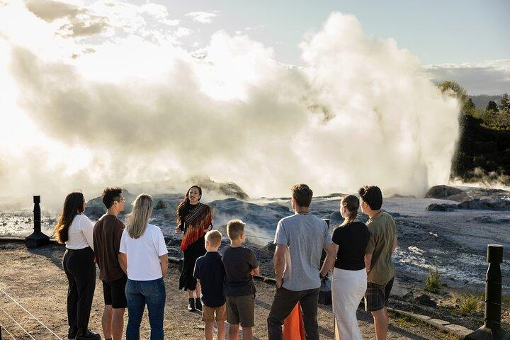 Te Puia : Te Rā Guided Experience