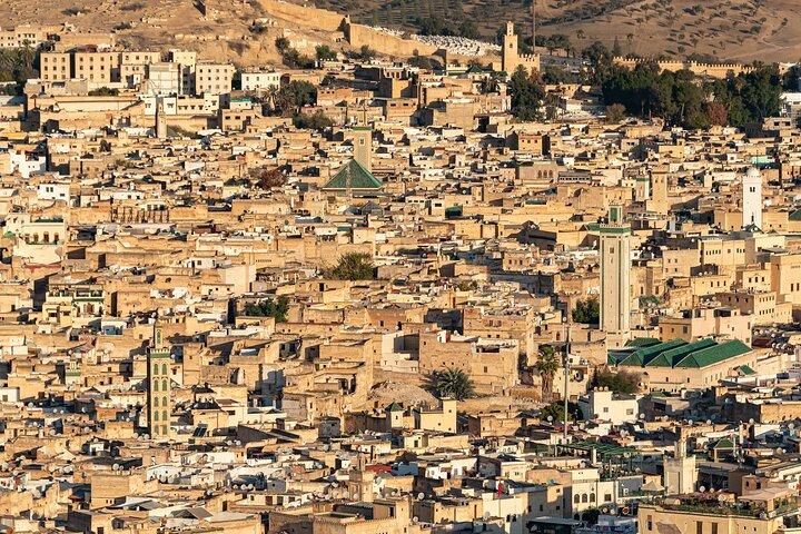 Fes : Bou Inania Madrasa, Museum, Tannery, Souks & Medina Tour(ブー・イナニア・マドラサ、博物館、皮なめし、スーク、メディナツアー)