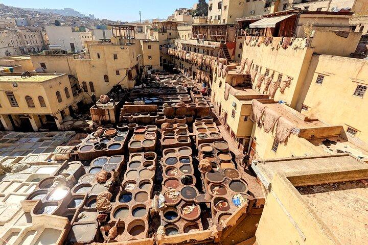 Fes : Al Attarine Madrasa, Museum, Tannery, Souks and Medina Tour（アル・アタリネ・マドラサ、博物館、皮なめし、スーク、メディナツアー）