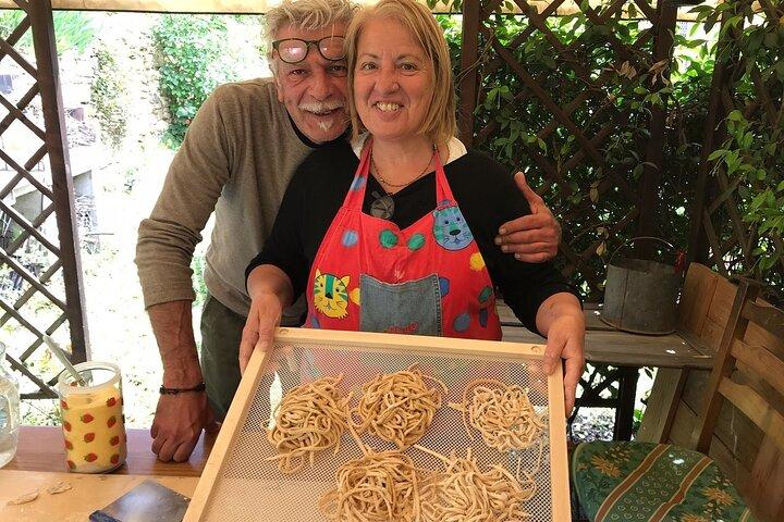 Florence kookles met wijnarrangement in Mirella's Garden Home