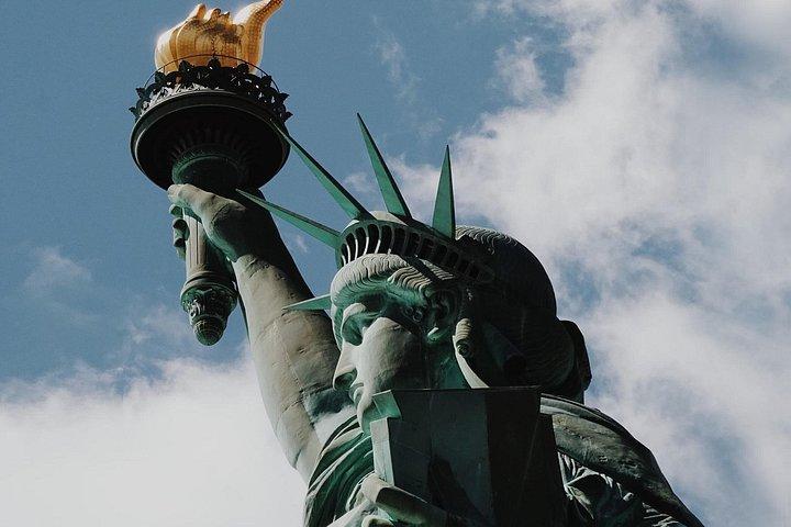 NYCシティツアー：自由の女神、9/11メモリアル、ウォール街