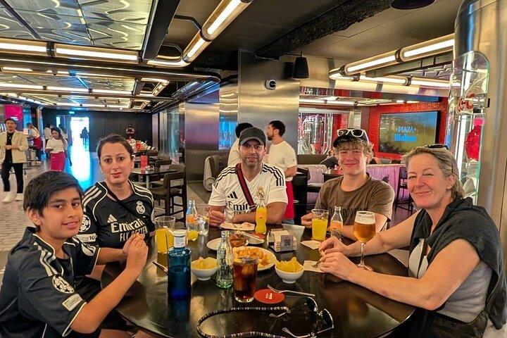 Tour dello stadio del Real Madrid e tapas con ospite locale