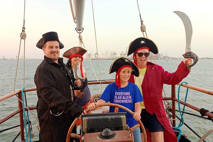 Luxury Cartagena Sunset Pirate ship Adventure, Cannon Show&Drinks