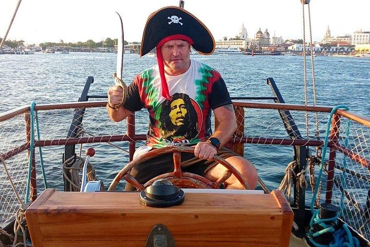 Luxury Cartagena Sunset Pirate ship Adventure, Cannon Show&Drinks