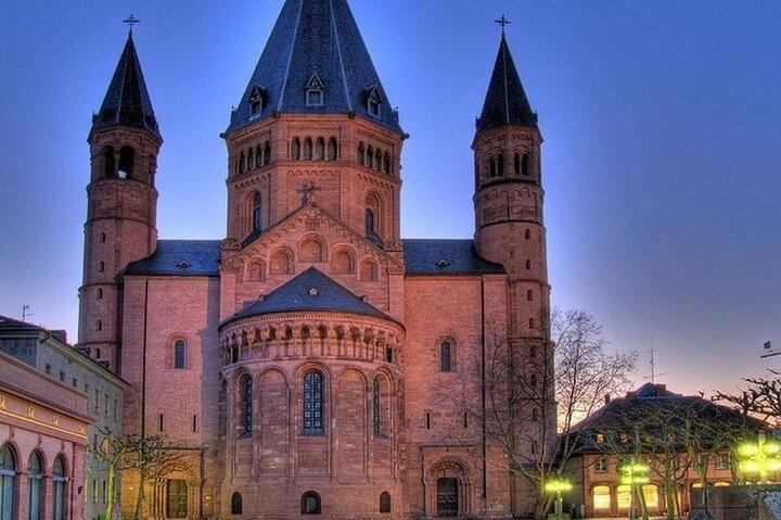Passeio noturno pela margem do Reno de Mainz e pelo centro histórico da cidade