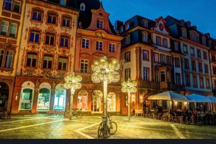 Passeio noturno pela margem do Reno de Mainz e pelo centro histórico da cidade