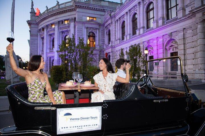 Vienna Candlelit Dinner Experience em um Oldtimer clássico