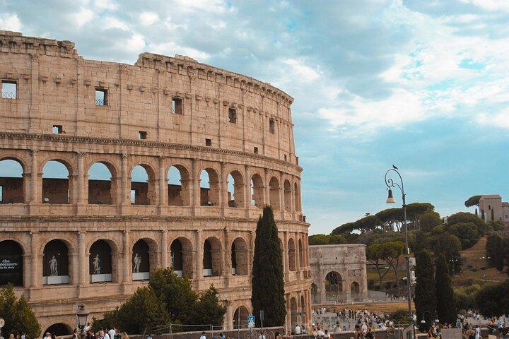 Rome Colosseum Exterior Sunset Walk com Vídeo Souvenir & Fotos