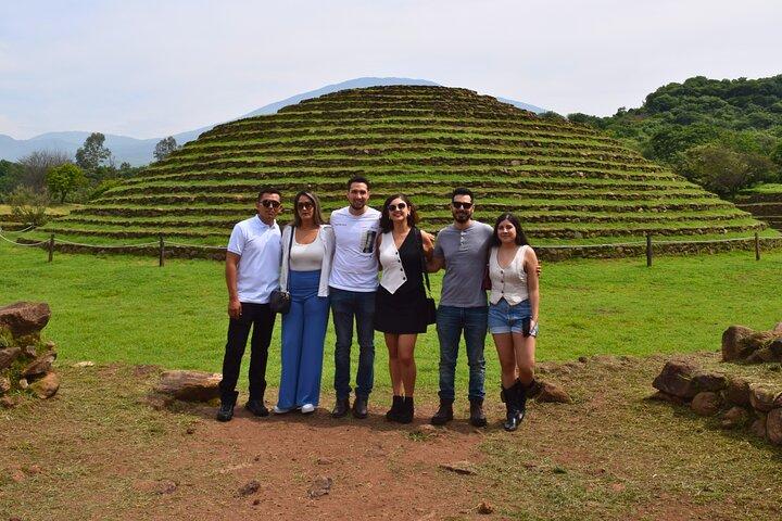 Guachimontones y Tequila una Visita Guiada de Cultura e Historia