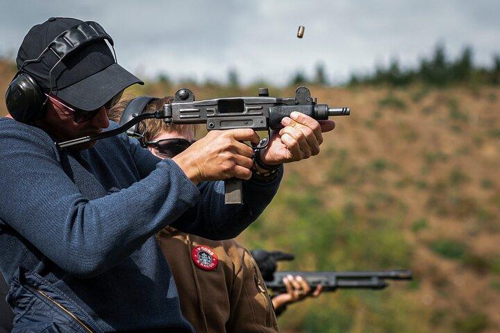 Prague: Outdoor shooting experience 3 to 10 guns + BUS Transfer