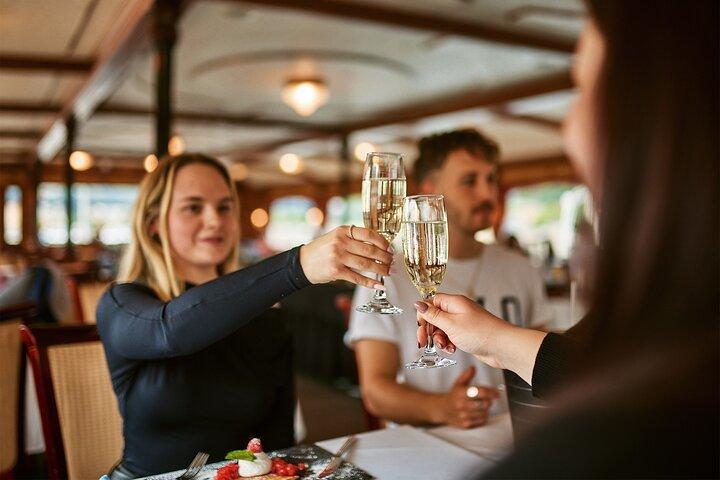 Bottenlös brunch och kryssning med Prosecco i Budapest