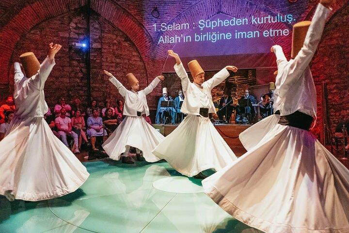 Virvlande dervischer i Istanbul