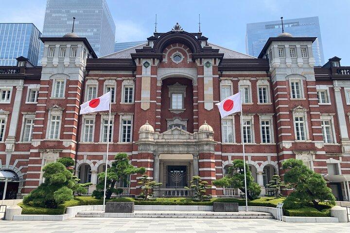Tokyo Station Historical Walking Tour with Food and Anime