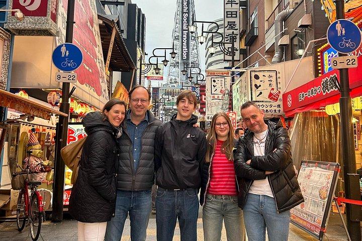 大阪の見どころウォーキングツアー：お城、道頓堀＆隠れ家