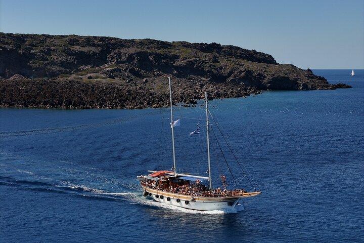 Santorini - Volcán y aguas termales Paseo en barco con traslado en autobús