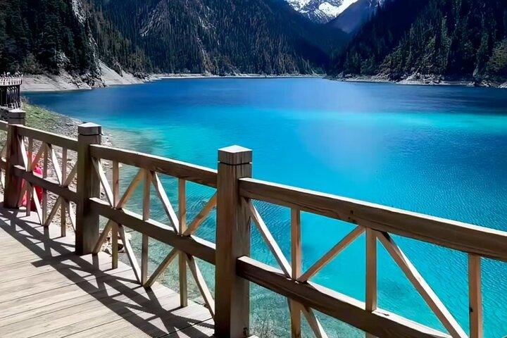 Zona escénica de Jiuzhaigou 5A y zona escénica de Huanglong 5A