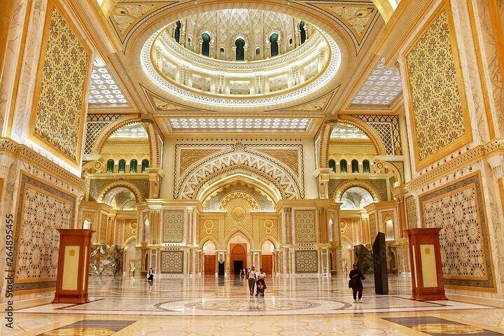 Abu Dhabi City Tour Sheikh Zayed Mosque & Heritage