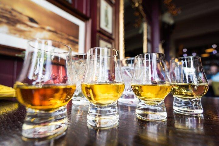 Tour gastronomico di Edimburgo con scotch, Haggis, un piatto segreto e altro ancora