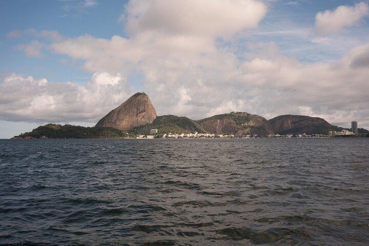 Passeio de veleiro Brunch & Sunset com Capirinha no Rio