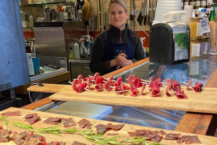 TASTE HELSINKI FOOD TOUR CLASSIC - プライベートフードツアー