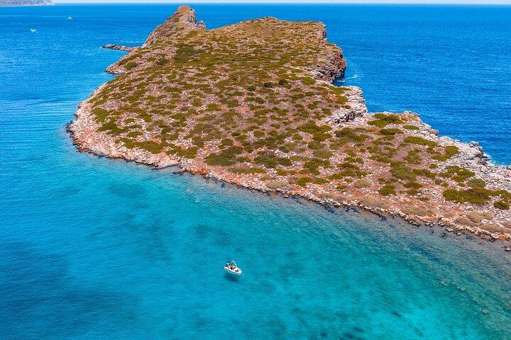 Alquiler de barcos privados en Agios Nikolaos con patrón opcional