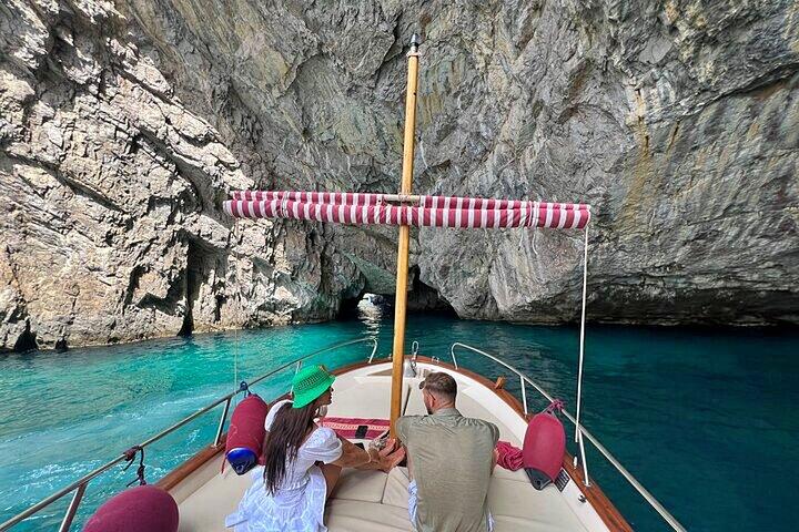 Boottrip per privé-eiland Capri voor koppels