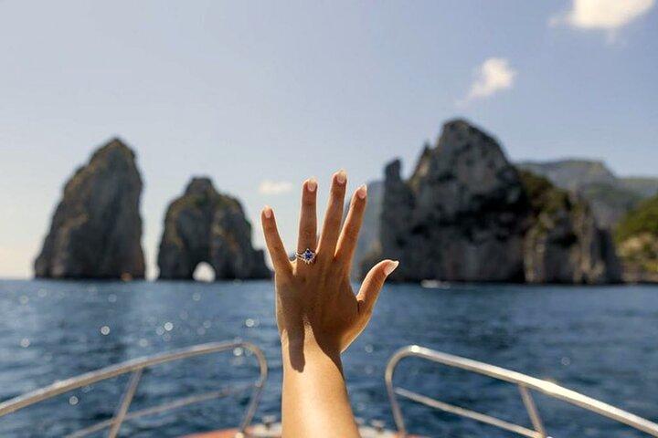 Boottrip per privé-eiland Capri voor koppels