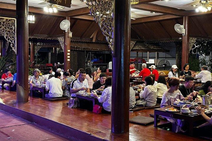 チェンマイ入場チケットでのカーントークディナー＆カルチャーショー