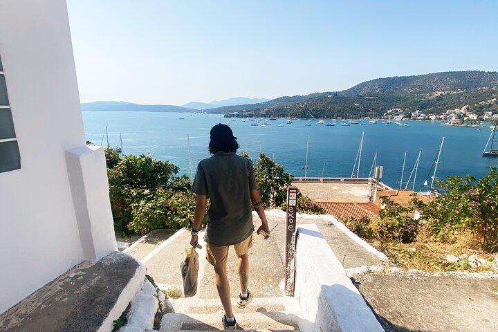 ポロス島とナフプリオからの日帰り旅行（水泳付き）