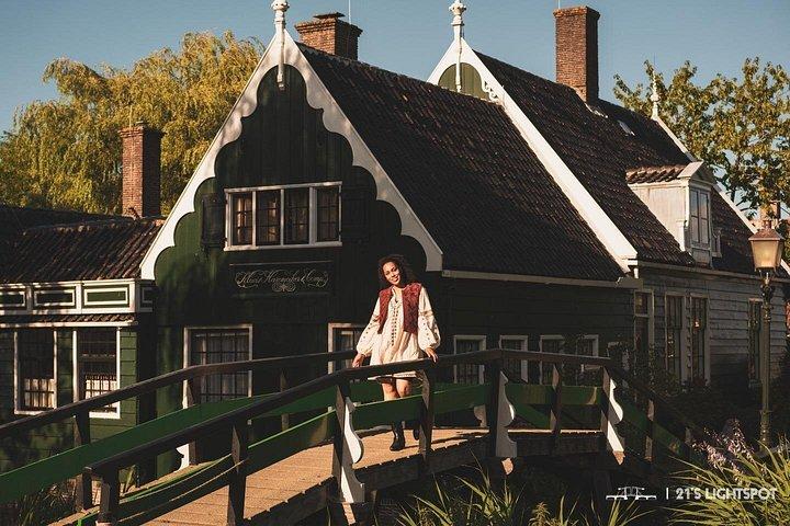Private Photoshoot in Zaanse Schans with Windmills
